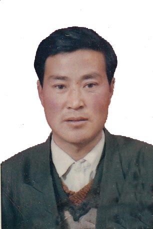 Mr. Fan Zhenguo prior to his most recent abduction. Prison authorities notified his wife via text message that he died on September 11, 2011
