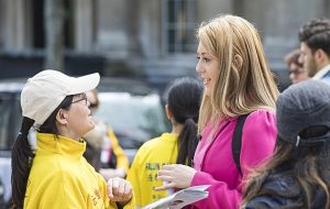 LONDON, UK, Saturday 22 April 2017

Commemorating April 25th 1999. The first peaceful appeal against the persecution of Falun Gong in China. 

PHOTOS: Si Gross